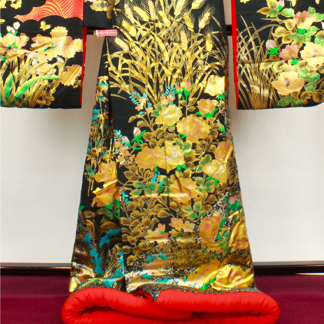 色打掛 身丈194cm  金彩加工 鶴 蝶 草花模様 正絹 Aランク 袷 黒系 1110000403910
