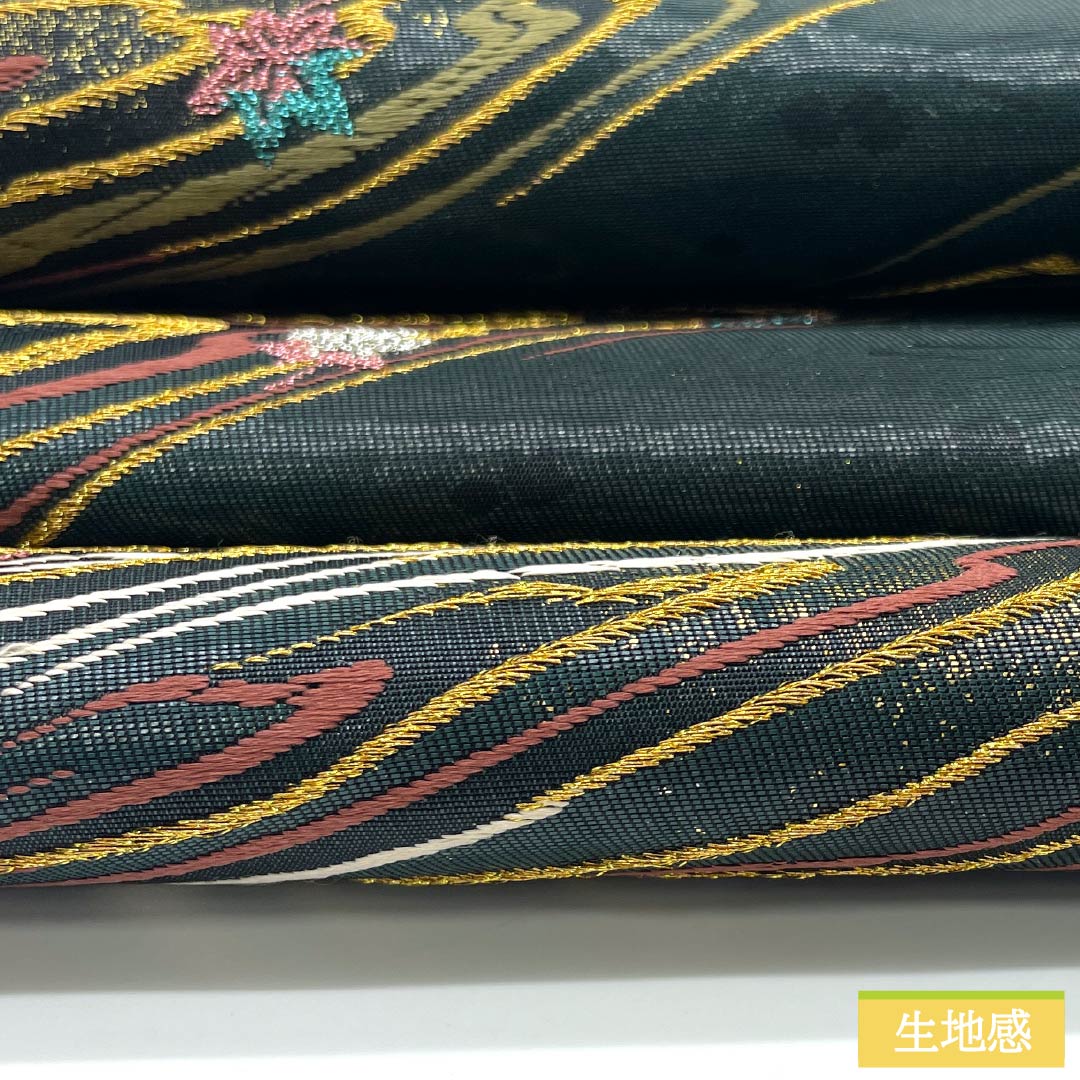 袋帯 正絹 深緑色（ふかきみどりいろ） 引箔 流水 紅葉 一騎箔 帯丈422cm Sランク 六通 セミフォーマル 緑系 1123013302319