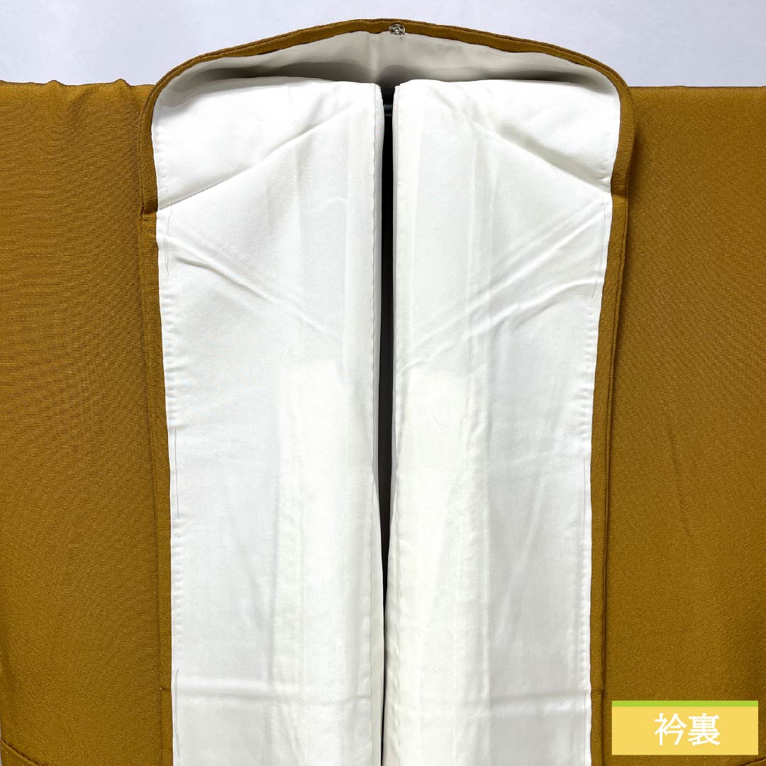 Solid-colored silk kimono, S-rank, length 163cm, sleeve length 66cm, gold yellow (Chinhuang-iro) color, one crest, five-three paulownia pattern with a circle, plain kimono, lined, orange, product number 1114002522426
