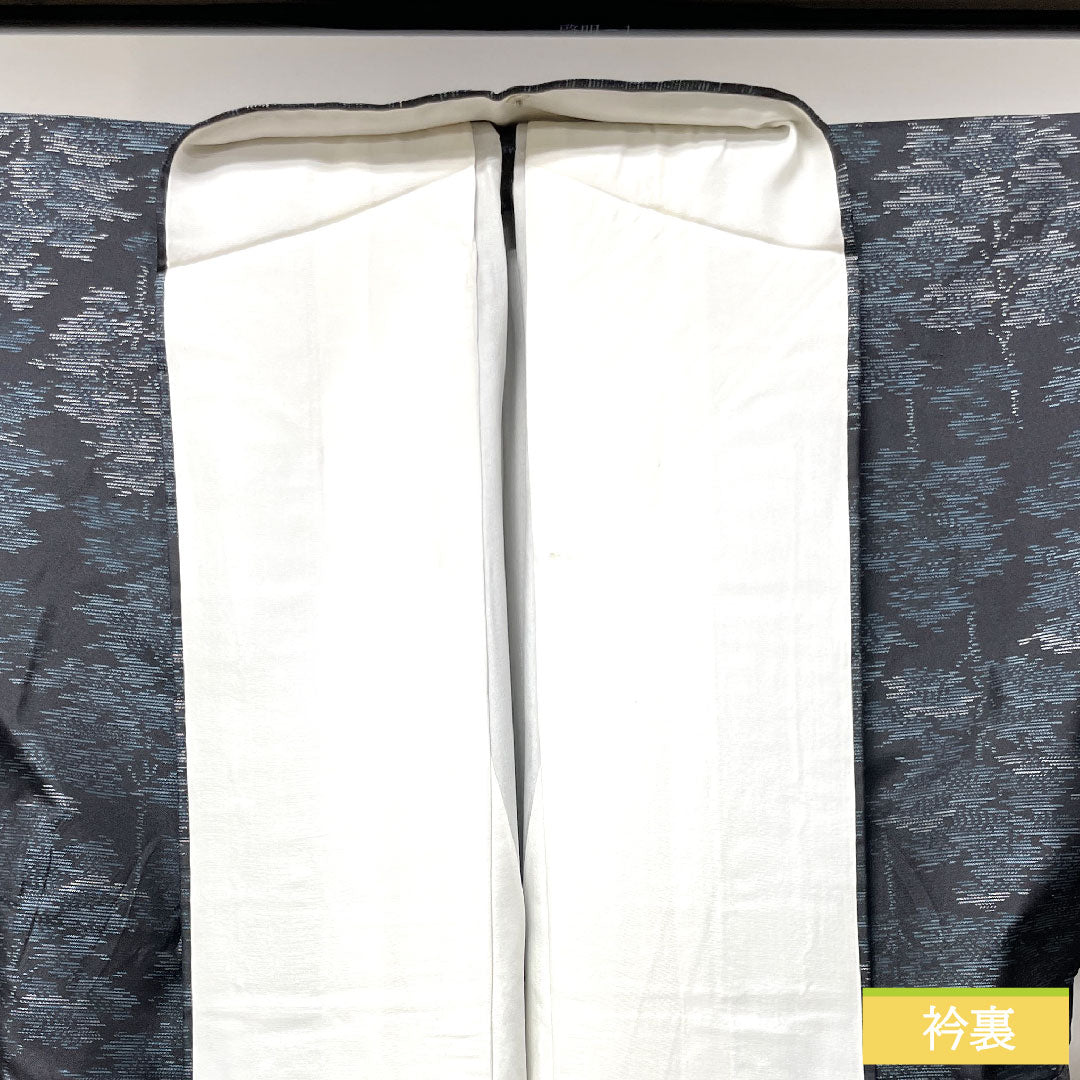 大島紬 正絹 身丈158cm 裄丈64.5cm  緯総絣 抽象模様 Sランク 袷 黒系 1116002942310