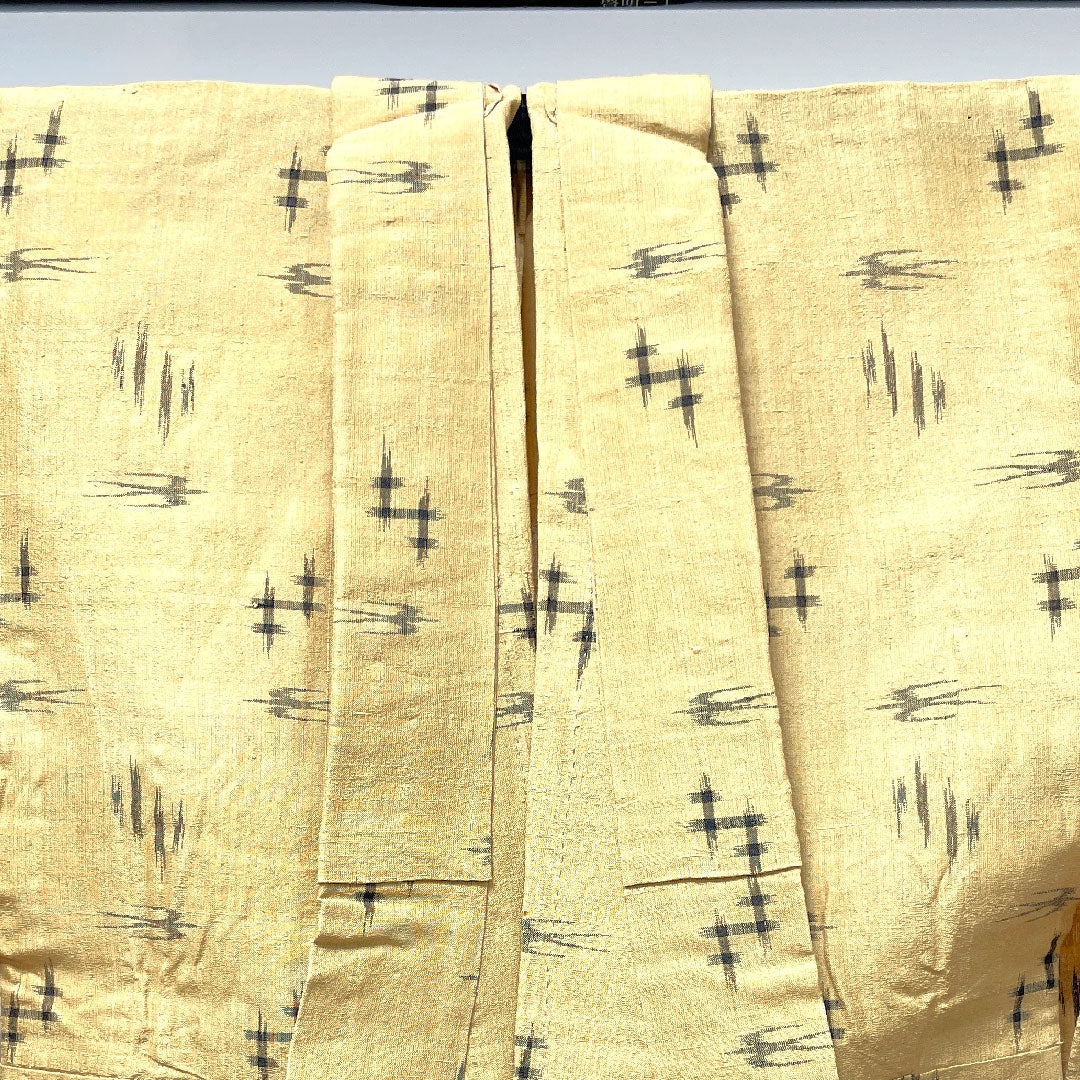 夏物 麻 紬 身丈152cm 裄丈62.5cm 楊梅色（やまももいろ） 琉球模様 絣 夏紬 紗 Sランク ベージュ系 1132001612225