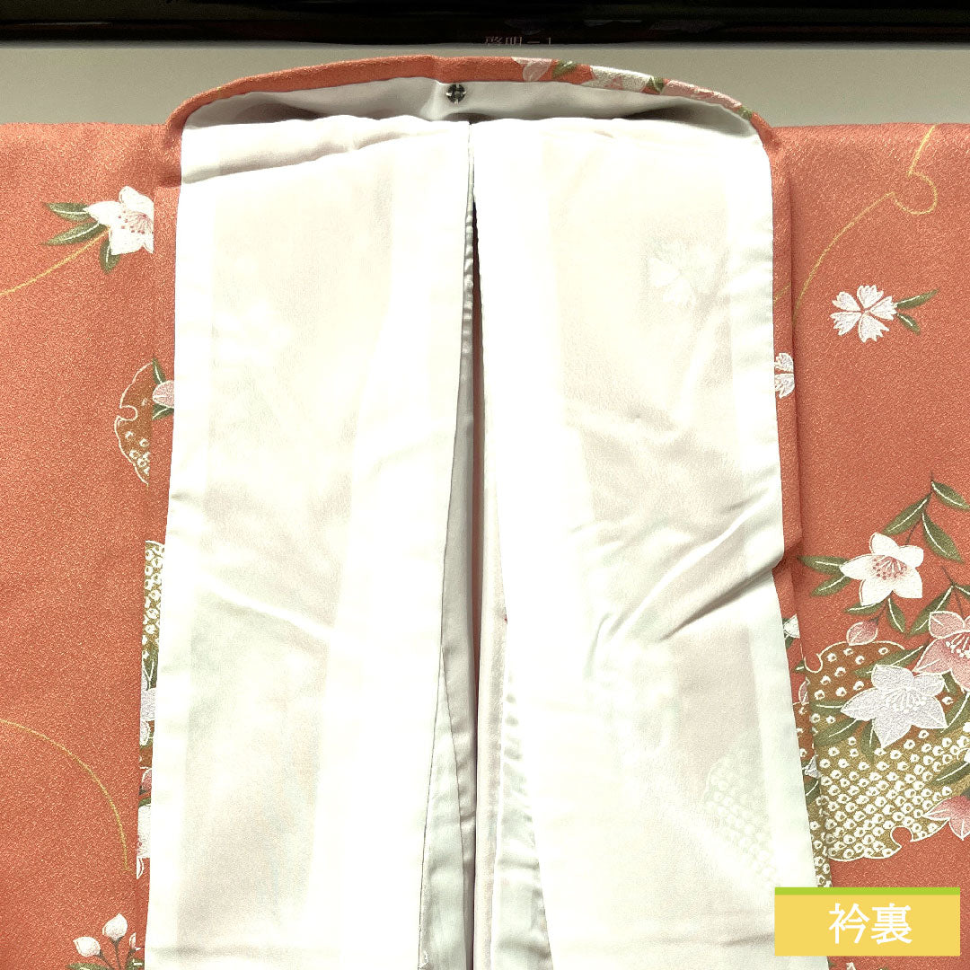 小紋 ポリエステル 身丈165cm 裄丈65.5cm 袷 薄紅梅色（うすこうばいいろ） 洗える着物 雪輪 花模様 しつけ糸付き Sランク ピンク系 1115003992513