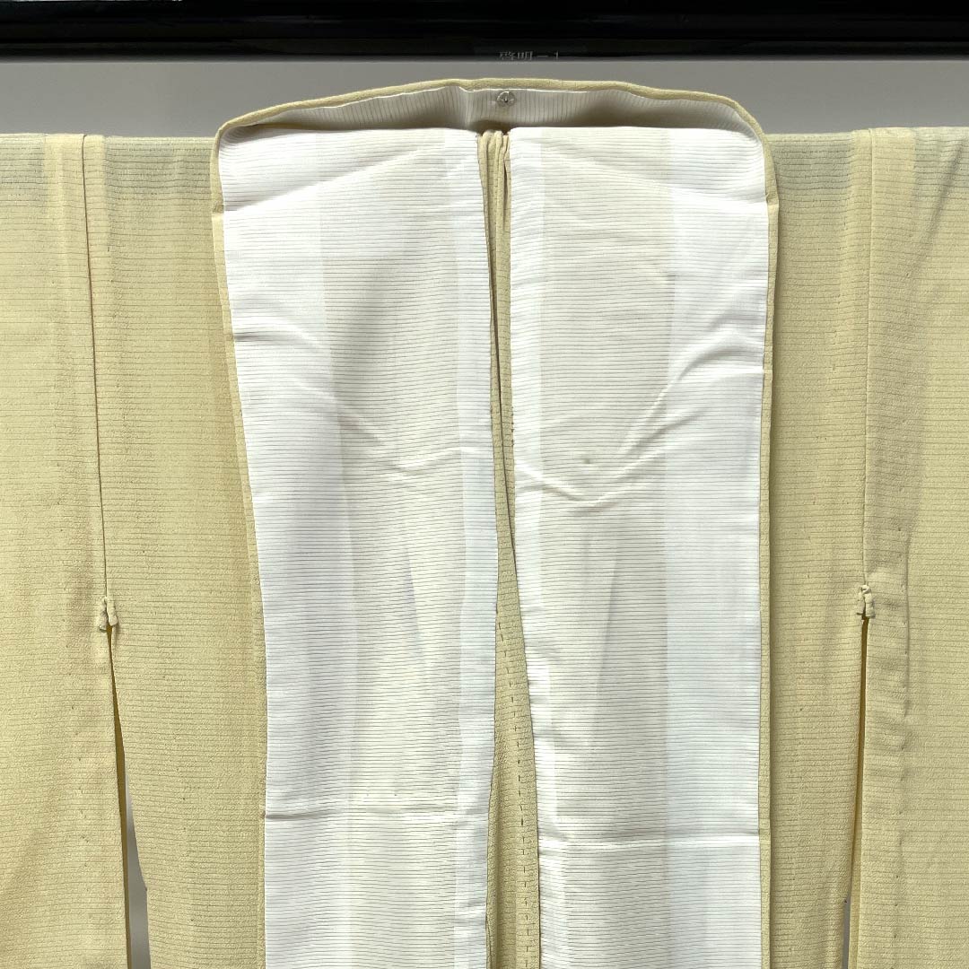 夏物 ポリエステル 色無地 身丈164.5cm 裄丈64cm 淡黄蘗色（うすきはだいろ） 無地 絽 Aランク クリーム系 1132000173415
