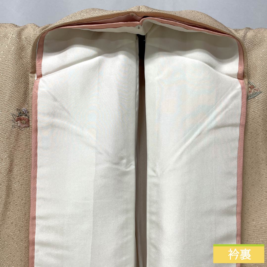 訪問着 正絹 Sランク 袷 身丈155cm 裄丈58cm 薄肉色（うすにくいろ） 縫い紋 下り藤 刺繍 重ね衿付き 草花 橙系 1112006242326