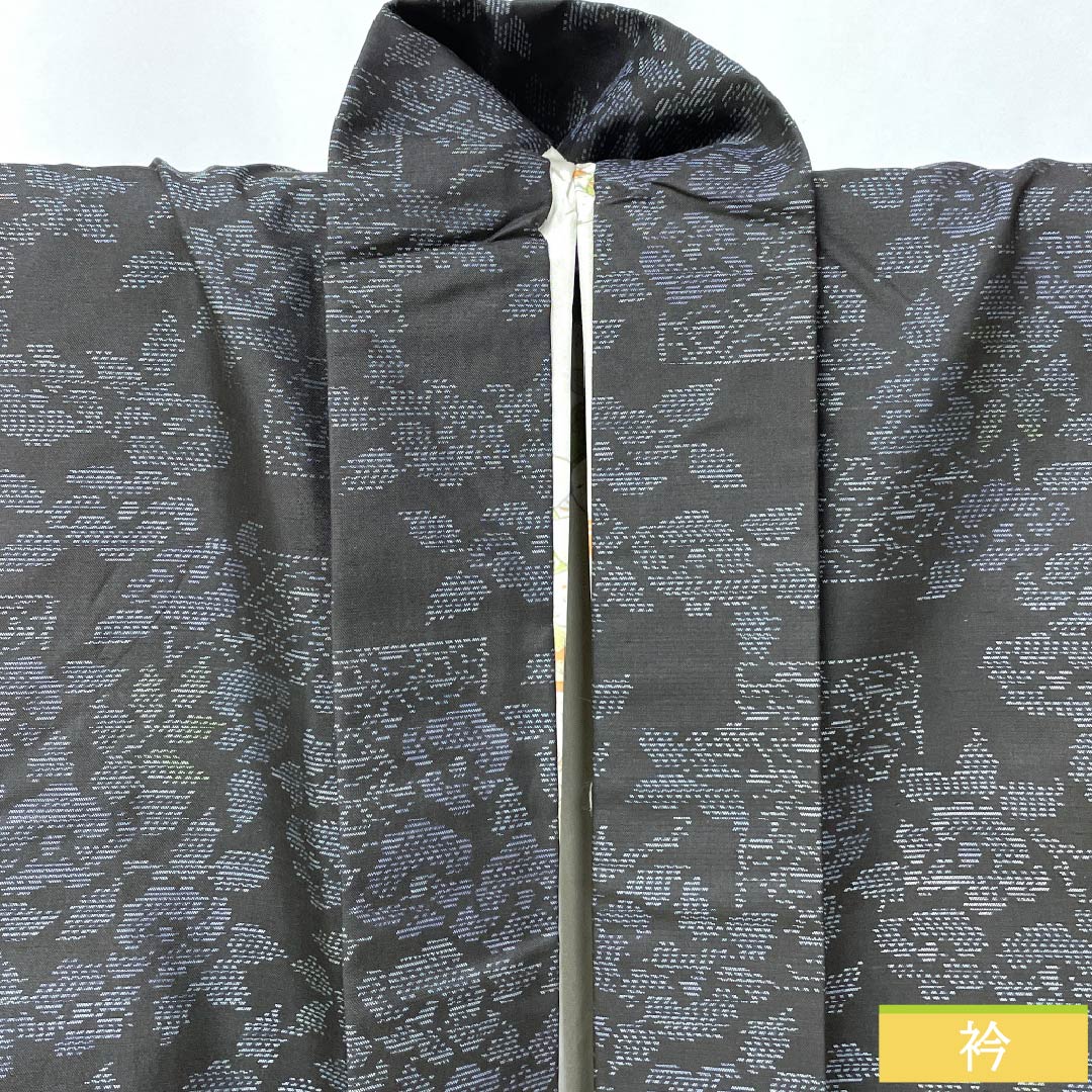 Haori (Japanese traditional kimono jacket) made of pure silk, S-rank, with a floral design by Murayama Oshima, length 75.5cm, sleeve length 62.5cm, and a black, lined lining. Includes a haori cord. Product number: 1117001352910