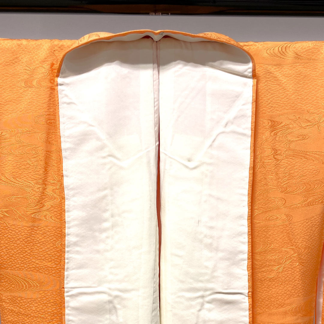 色無地 正絹 赤支子色 流水 違い鷹の羽  身丈161.5cm 裄丈64.5cm 袷  Aランク 朱系 1114000823416