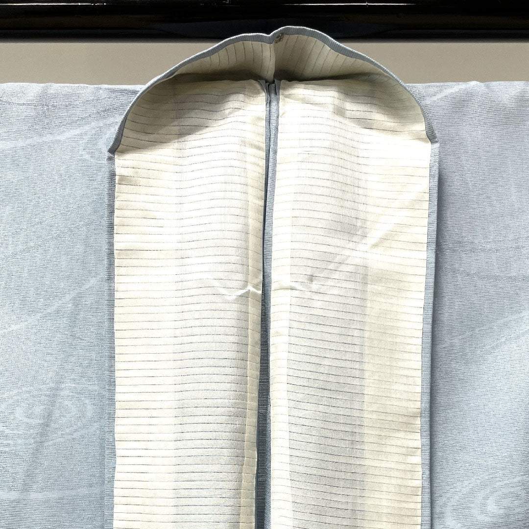 Summer pure silk plain color Length 162.5cm Sleeve length 63cm Kinuta celadon color Plum blossom Basting thread included Flowing water Silk A rank Light blue 1132000493424