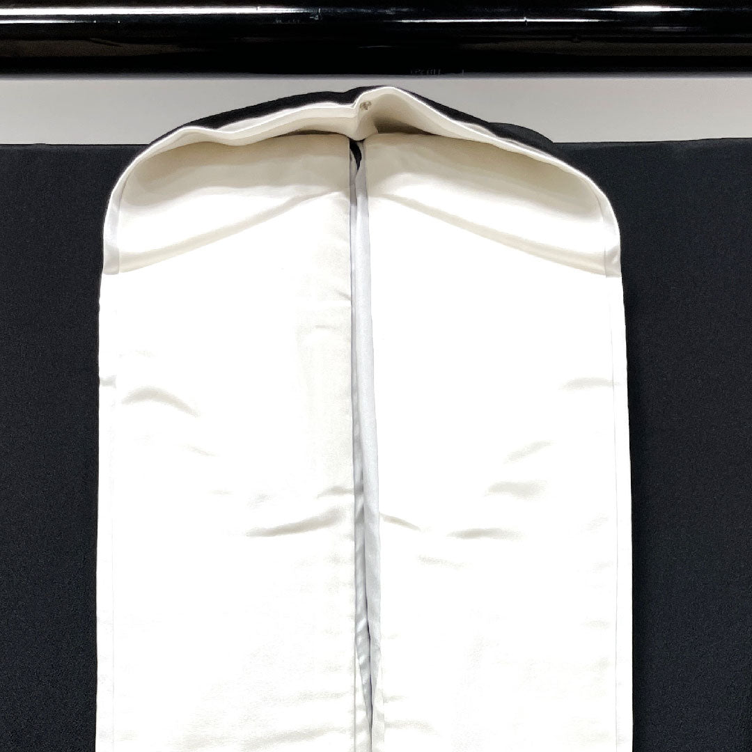 Black Tomesode, Length 155cm, Sleeve Length 61.5cm, Awase, Kyo-Yuzen, Auspicious Pattern, Circle with Sword and Clover, Pure Silk, A Rank, Five Crests, Black, 1111000913310