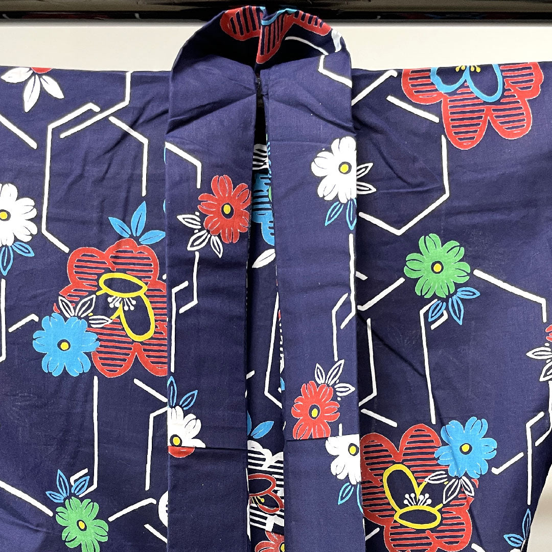 浴衣 しつけ糸付き 未使用品 濃紺色 抽象模様 木綿 Sランク 単衣 身丈162cm 裄丈63cm 紺系 1118002362418