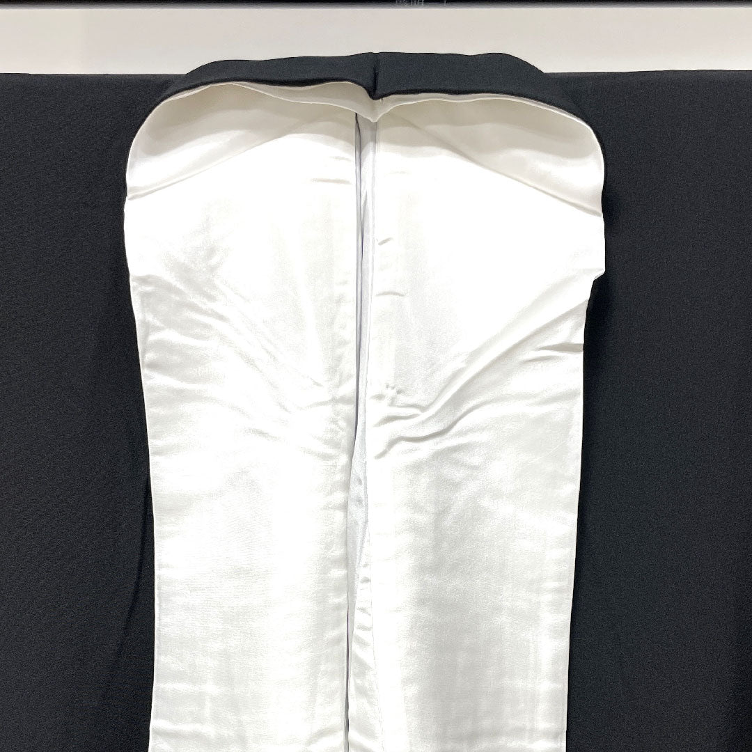黒留袖 身丈163cm 裄丈67cm 袷 京友禅 刺繡 五瓜に違い鷹の羽 しつけ糸付き 未使用品 正絹 Sランク 五つ紋 黒系 1111001142410