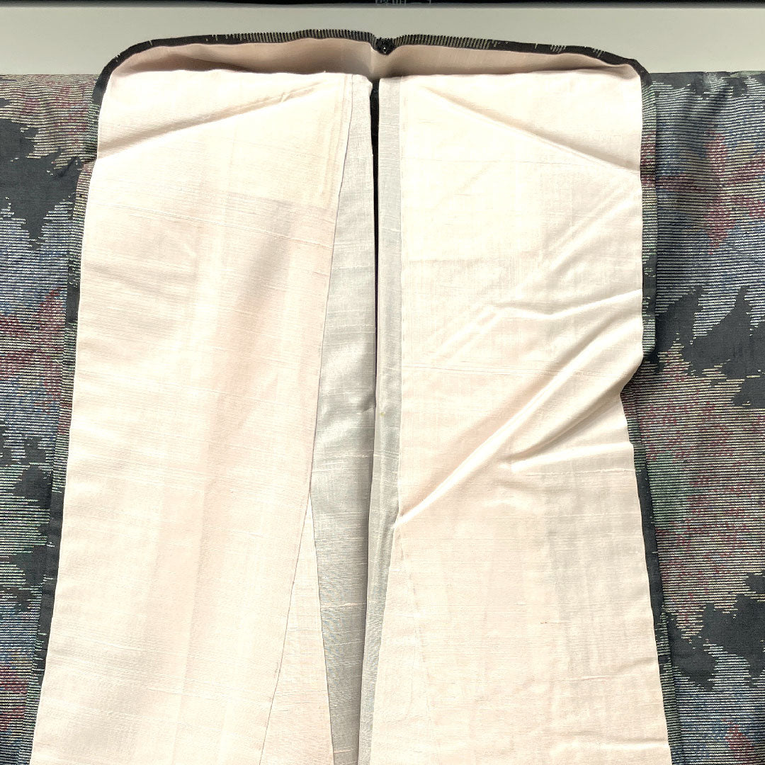 大島紬 身丈154.5cm 裄丈63.5cm 緯総絣 抽象模様 正絹 Sランク 袷 黒系 1116002642210