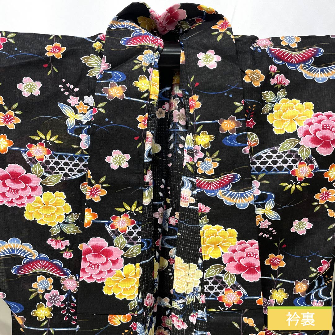 （新品未使用品）浴衣 木綿 身丈167cm 裄丈67cm NEWランク 単衣 黒系 型染 花 松 流水 1118006791510