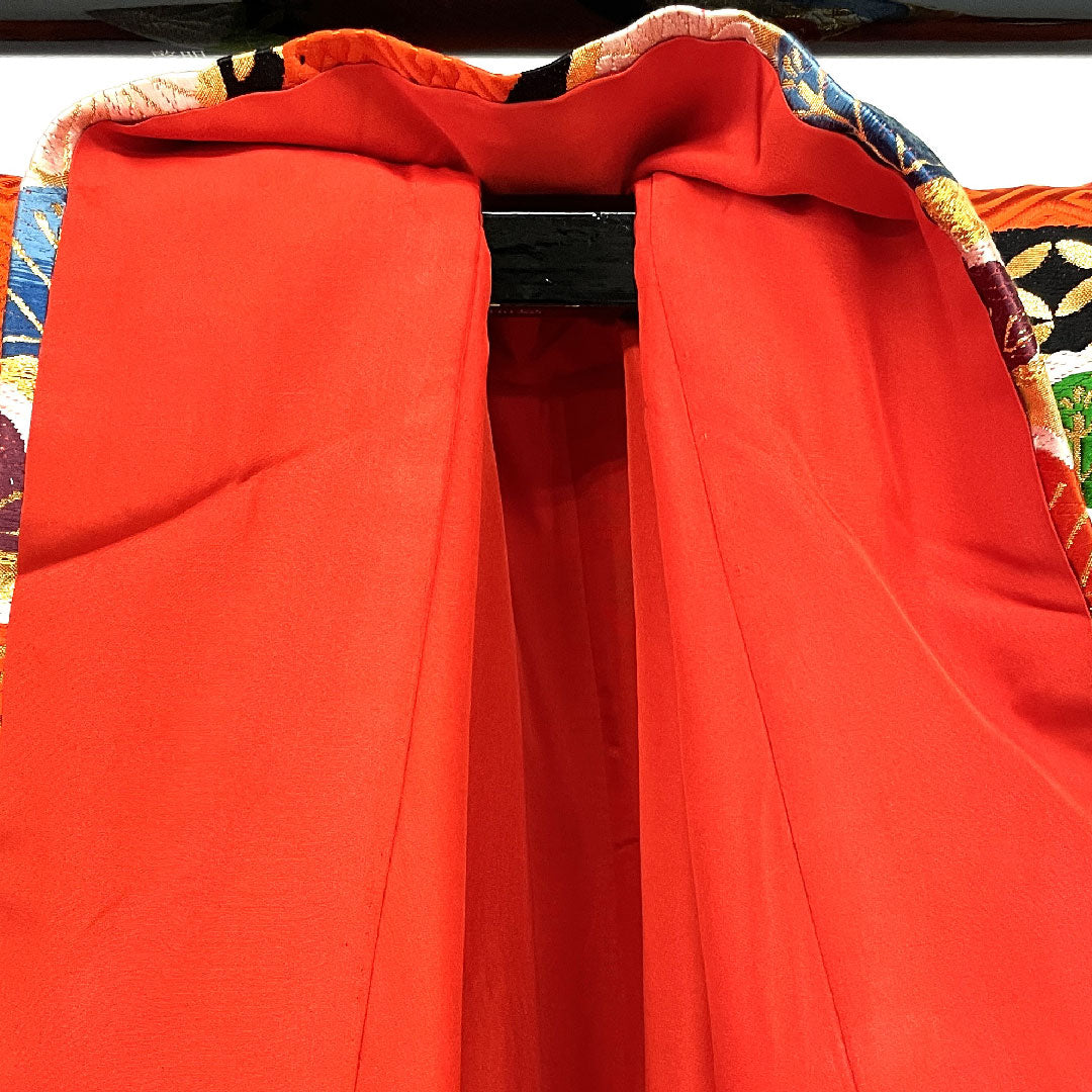 Colored uchikake, length 186cm, Sayagata pattern, crane, pine, pure silk, S rank, lined, red, 1110000112812