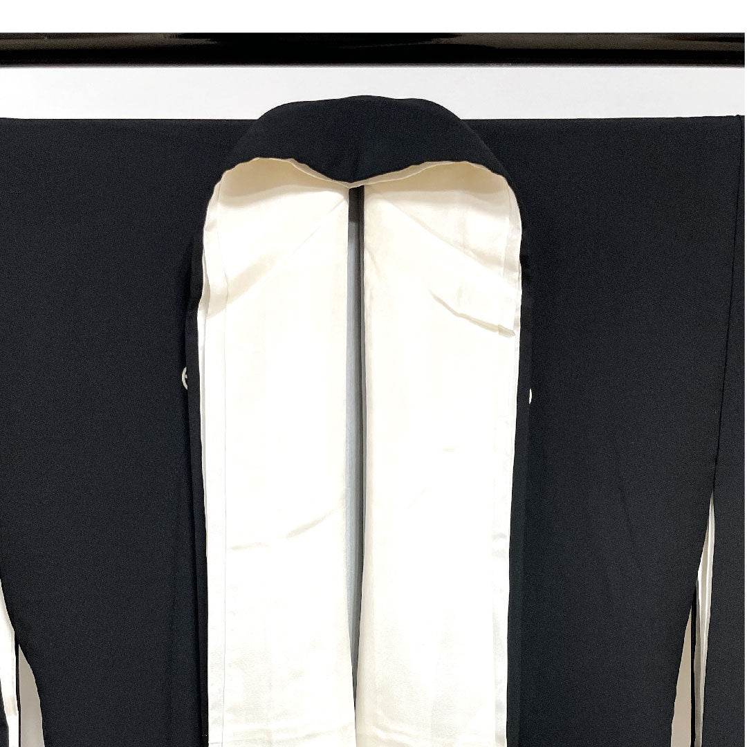 Black formal kimono, length 168.5cm, sleeve length 62cm, lined, by artist Chaya Tsuji, floral pattern, circle with diamond pattern, pure silk, A rank, five crests, black, 1111000473510