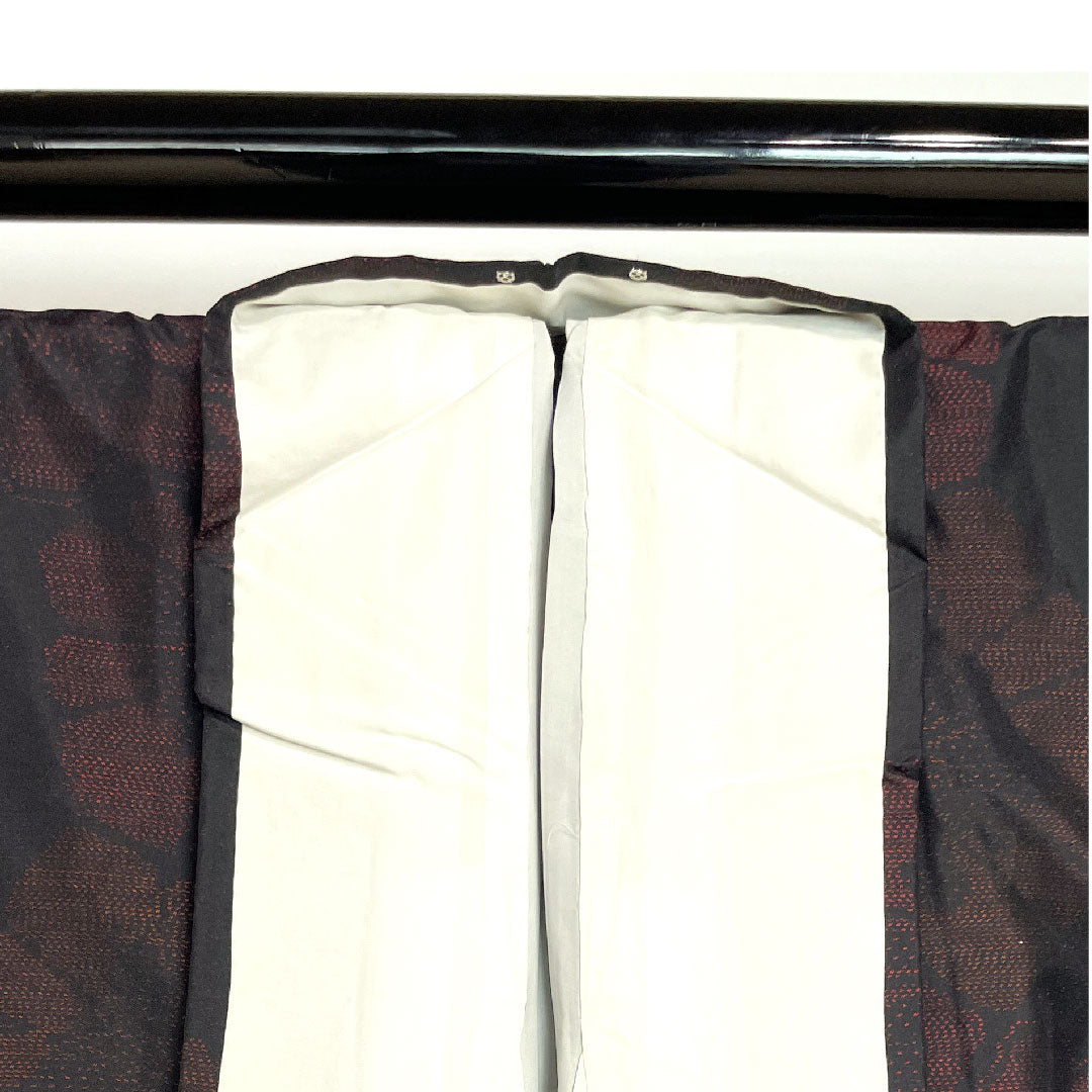大島紬 身丈155cm 裄丈64.5cm 緯総絣 花模様 正絹 Aランク 袷 黒系 1116001893310