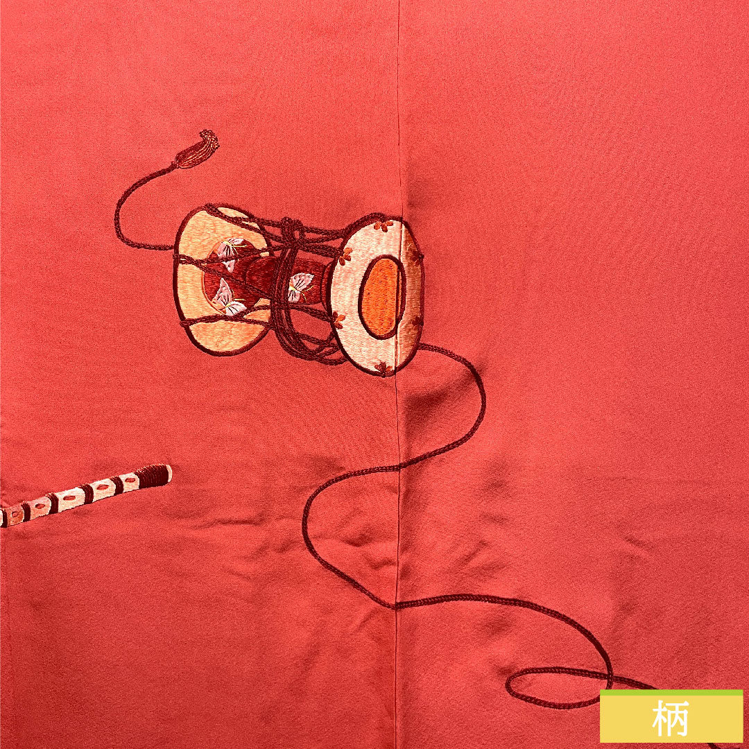 Haori (Japanese traditional coat) made of pure silk, length 74cm, sleeve length 61cm, crimson silk (momiiro), embroidery, A rank, lined, red, 1117000983912