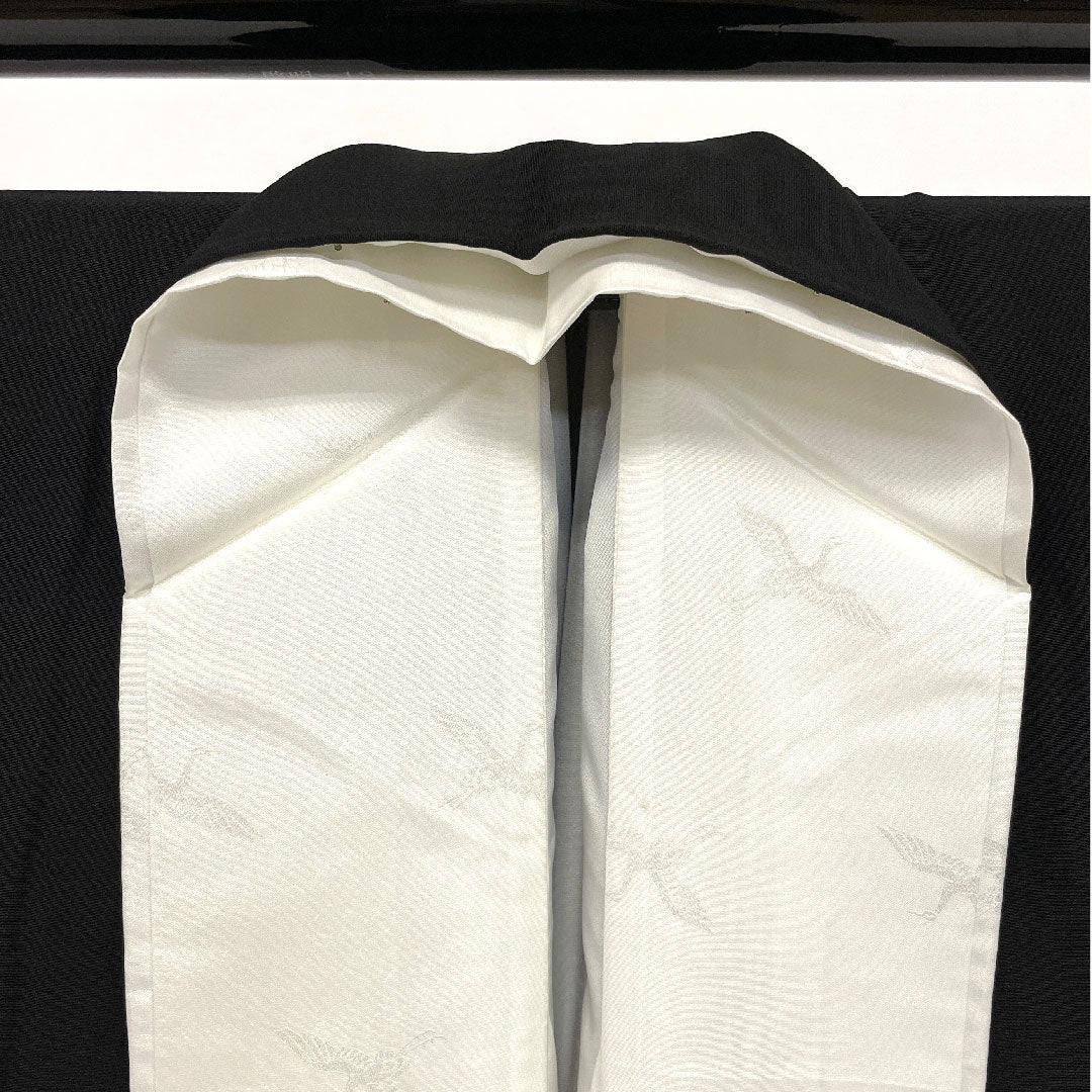 Black formal kimono, length 159.5cm, sleeve length 63.5cm, lined, Kaga Yuzen, Teranishi Kazuhiro, landscape pattern, circle with ivy, pure silk, A rank, five crests, black, 1111000333310