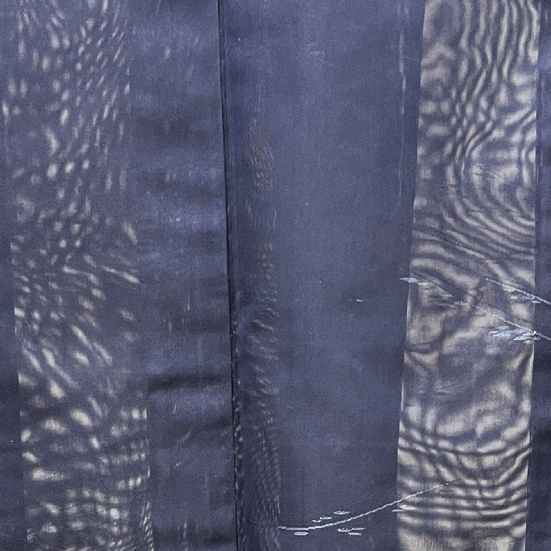 夏物 正絹 色無地 身丈162.5cm 裄丈63.5cm 濃紺色（のうこんいろ） 抽象模様   紗 Sランク 紺系 1132001172418