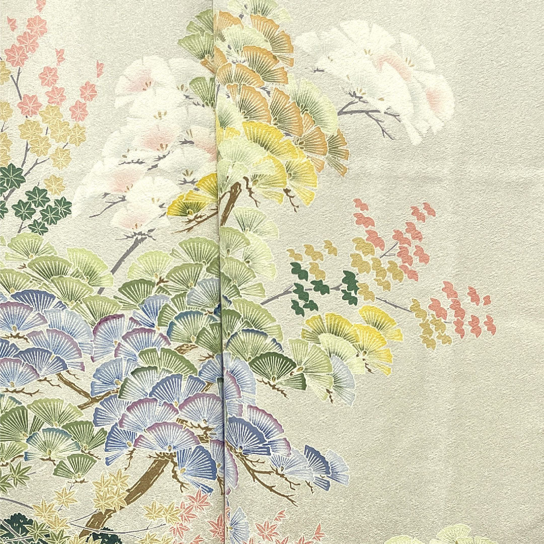 Colored Tomesode, Length 151cm, Sleeve length 61.5cm, Lined, Grayish white, Kyoto Yuzen, Floral pattern, Thin rings and quince, Pure silk, S rank, One crest, Gray, 1111001062222