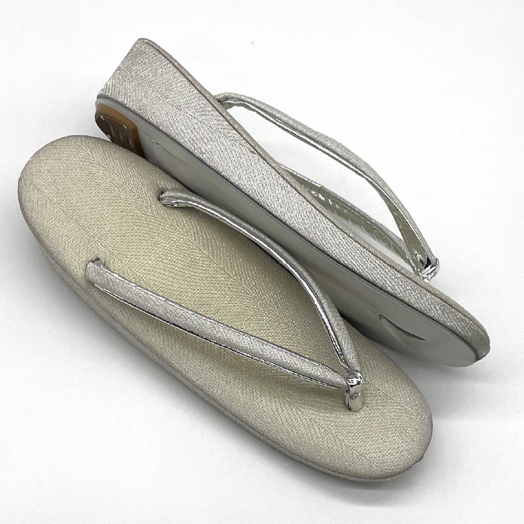 (Like New) Formal Zori and Bag Set, 2-Way, Medium, Silver, Rank B, Item Number: 1133000314322