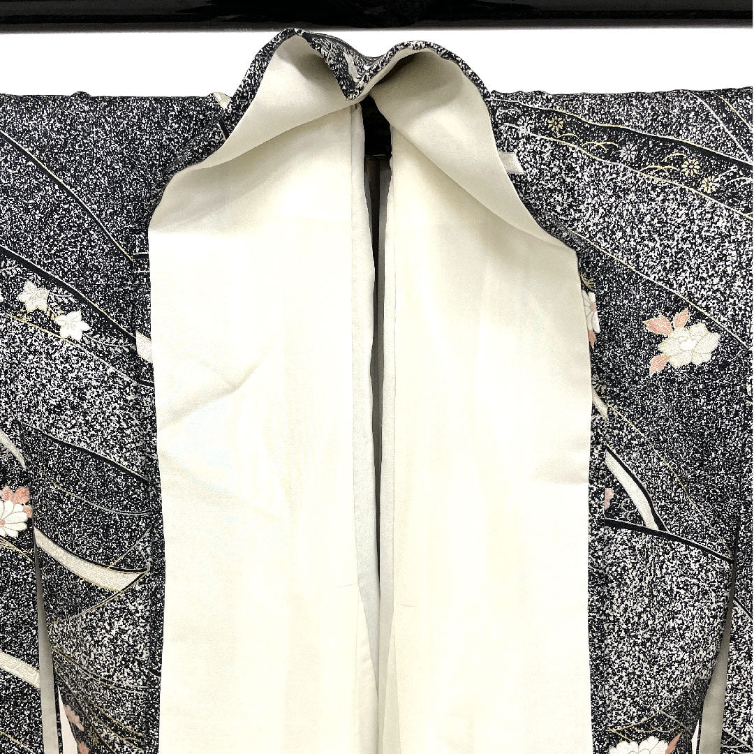 小紋 身丈158.5cm 裄丈63.5cm 袷  幾何学模様 花  正絹 Aランク 黒系 1115001963810