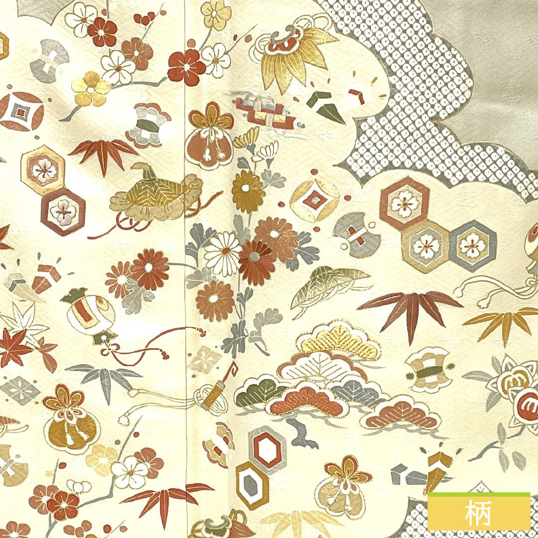 Colored Tomesode, pure silk, length 165.5cm, sleeve length 68cm, lined, Unohanairo (color of Unohana), Kyoto Yuzen, treasure design, pine, bamboo, plum, tachibana, three crests, sword and flower diamond, A rank, gray, 1111001593522