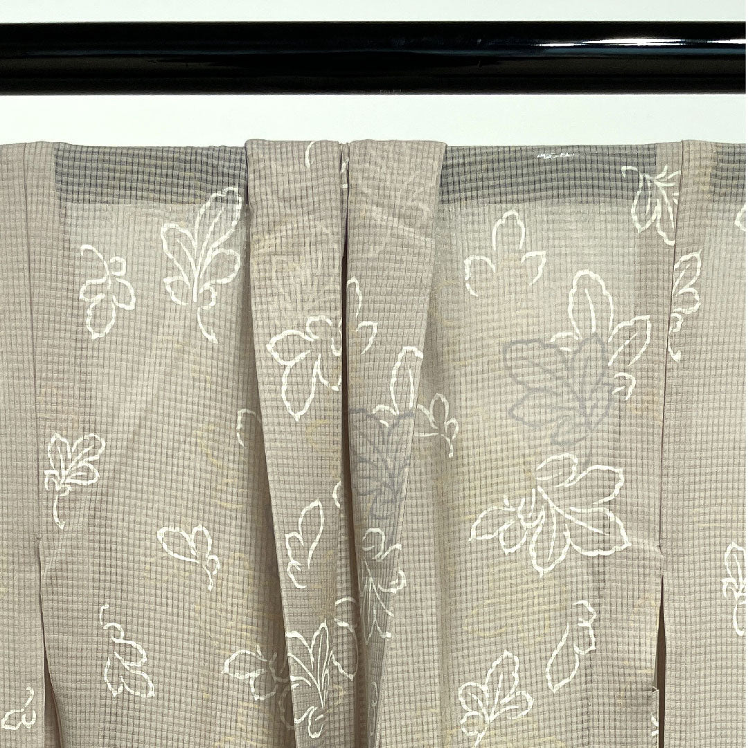Haori (Japanese traditional coat) Length 90.5cm Sleeve length 63cm Tokiwa gray Made by Horiichi Chrysanthemum leaf pattern Pure silk S rank Gauze Gray 1117000522922