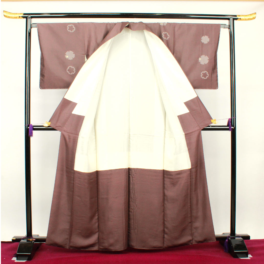 牛首紬 身丈162.5cm 裄丈65.5cm 未使用品 しつけ糸付き 小豆鼠色 市川純一郎 雪輪 正絹 Sランク 袷 茶系 1116002242414