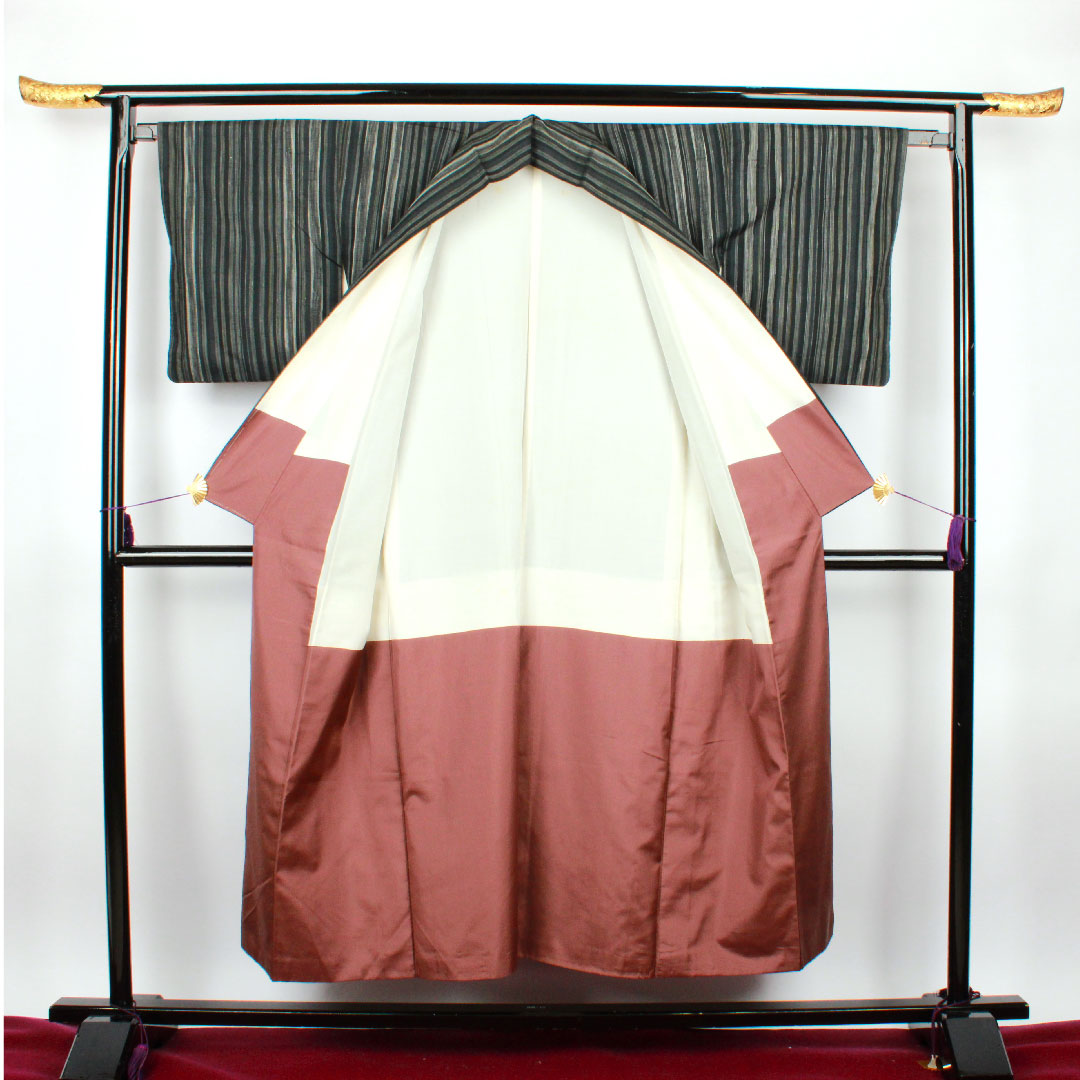 Tsumugi Length 150cm Sleeve length 65cm Striped Tokamachi Tsumugi Pure silk A rank Awase Gradation 1116001833199