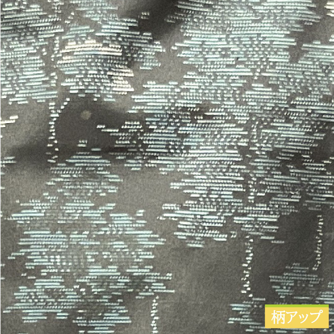 大島紬 正絹 身丈158cm 裄丈64.5cm  緯総絣 抽象模様 Sランク 袷 黒系 1116002942310