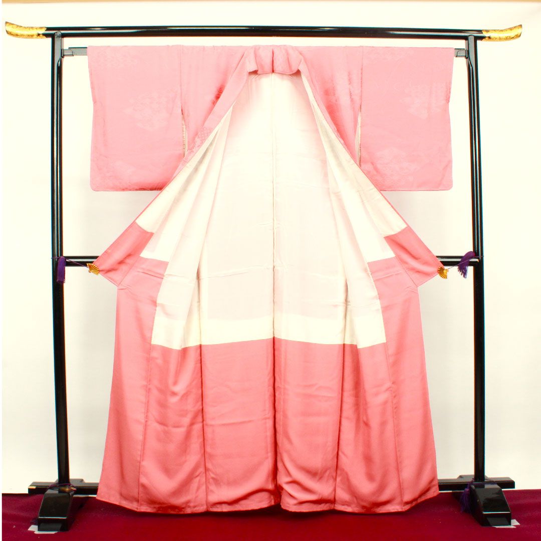 色無地 長春色 吉祥文様  身丈160cm 裄丈63.5cm 袷  正絹 Sランク ピンク系 1114000612413