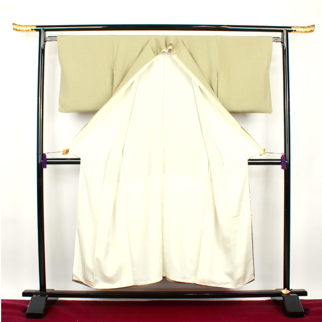 色留袖 身丈150cm 裄丈64.5cm 袷 蝋色 京友禅 松 丸に剣片喰 正絹 Aランク 三つ紋 緑系 1111000493119