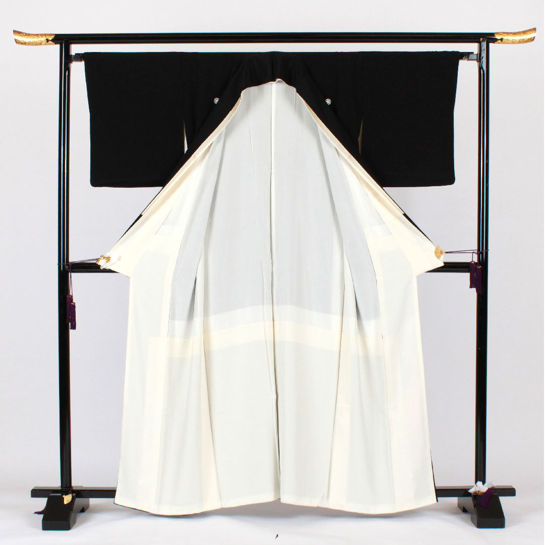 Black formal kimono, length 161cm, sleeve length 64cm, lined, Kyoto Yuzen, auspicious motif, circle with tangerines, pure silk, A rank, five crests, black, 1111000373410