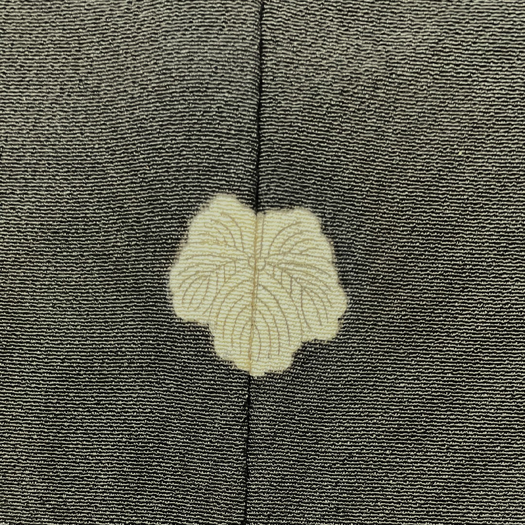 Black formal kimono, pure silk, length 156.5cm, sleeve length 61.5cm, lined, wave, hidden placket, five crests, ivy, A rank, black, 1111001373310