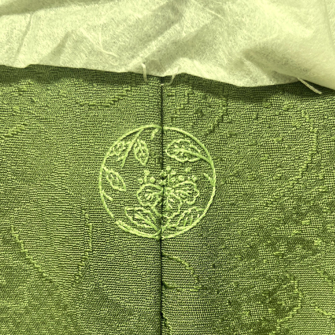 Plain color, pure silk, length 166.5cm, sleeve length 66cm, Bushukan color, silk, circle with paulownia branch, basting thread included, lined, S rank, green, 1114001442519
