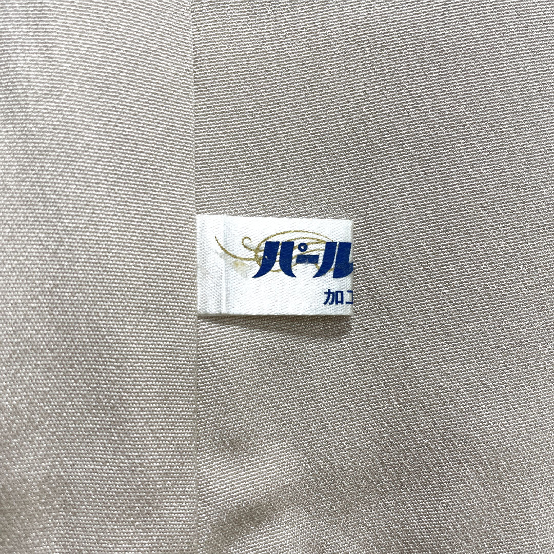 Colored Tomesode, pure silk, length 163cm, sleeve length 64cm, lined, white neri-iro (white paste color), Kyoto Yuzen embroidery, historical figures and landscape pattern, one crest, three oak leaves, pearl tone finish, A rank, beige, 1111001493425