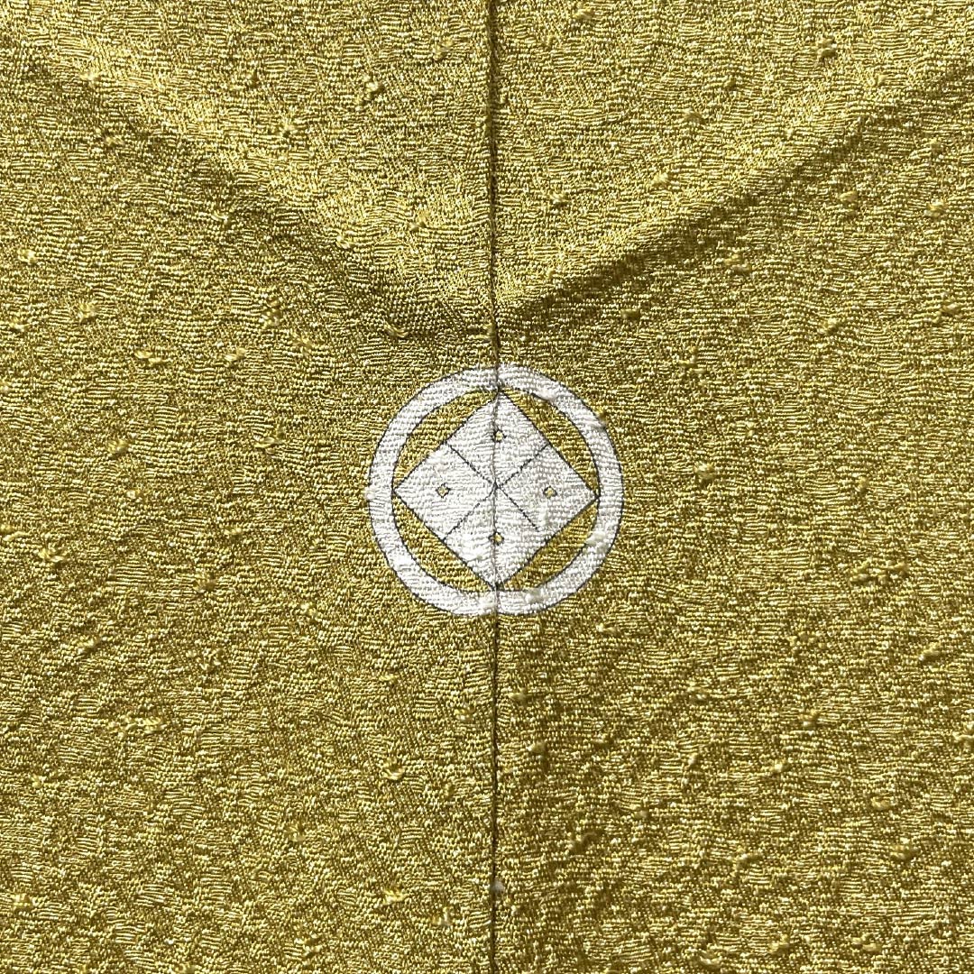 Solid-colored silk kimono, A-rank, length 161.5cm, sleeve length 64.5cm, karakane-iro (karakane-iro) color, circle with four squares, one crest, shark-skin pattern, lined, yellow, 1114002613423