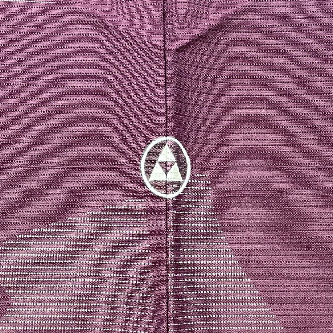 Summer item, pure silk iromuji kimono, rank A. Length 150cm, Yuki length 62cm. Mulberry color, plain design, mitsu-uroko pattern, one family crest. Ro (gauze weave), purple系. 1132003463120