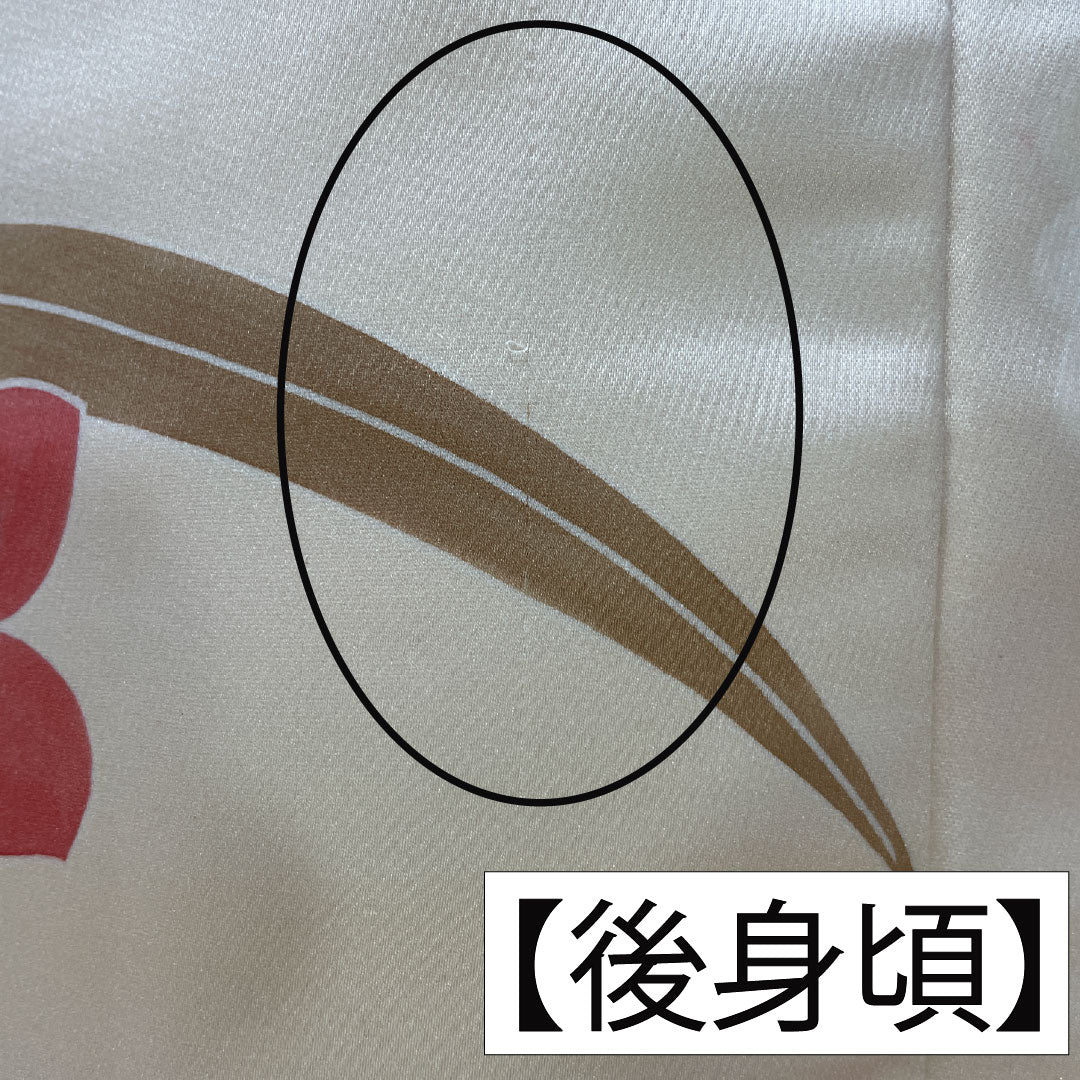Iro-uchikake (colored kimono) made of pure silk, grade A, length 195cm, sleeve length 67.5cm, featuring a torii gate, chrysanthemums, and cherry blossoms, lined, cream-colored, product number 1110001013915
