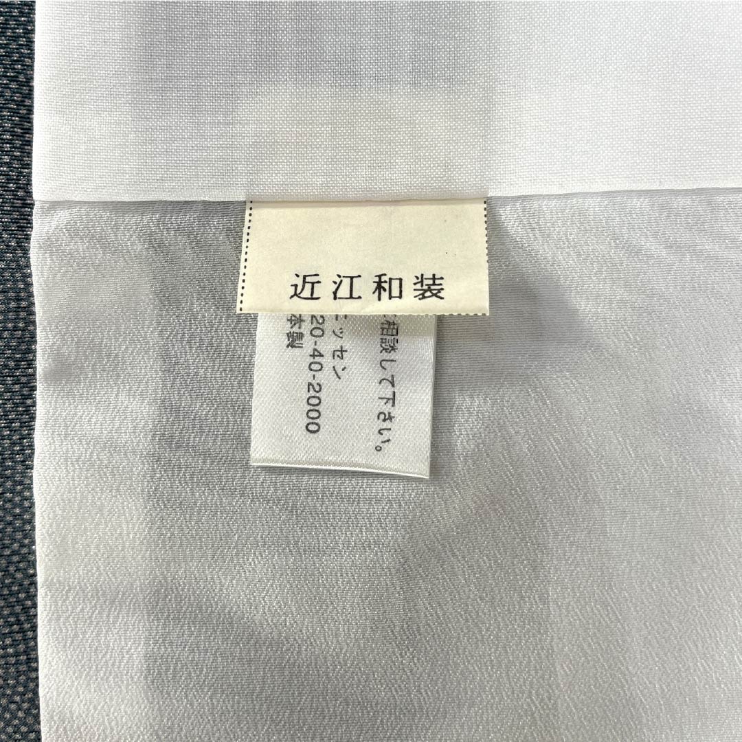 小紋 正絹 身丈165cm 裄丈63cm 袷 沈香茶色（とのちゃいろ） 江戸小紋 一つ紋 丸に違い鷹の羽 鮫小紋 Aランク グレー系 1115005063522