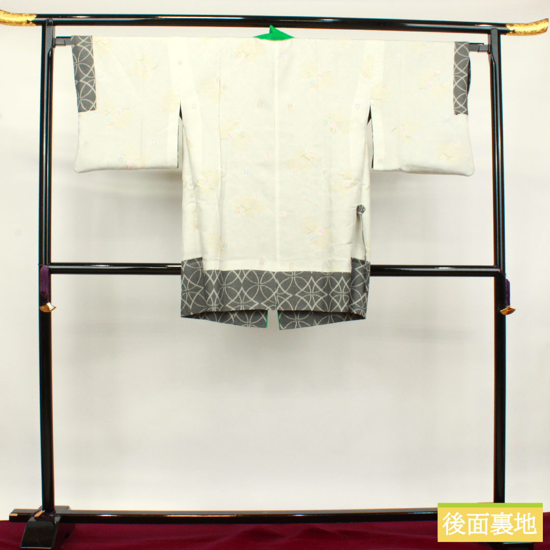村山大島紬 正絹 身丈162cm 裄丈63.5cm  アンサンブル 幾何学模様 Sランク 袷 黒系 1116002952410