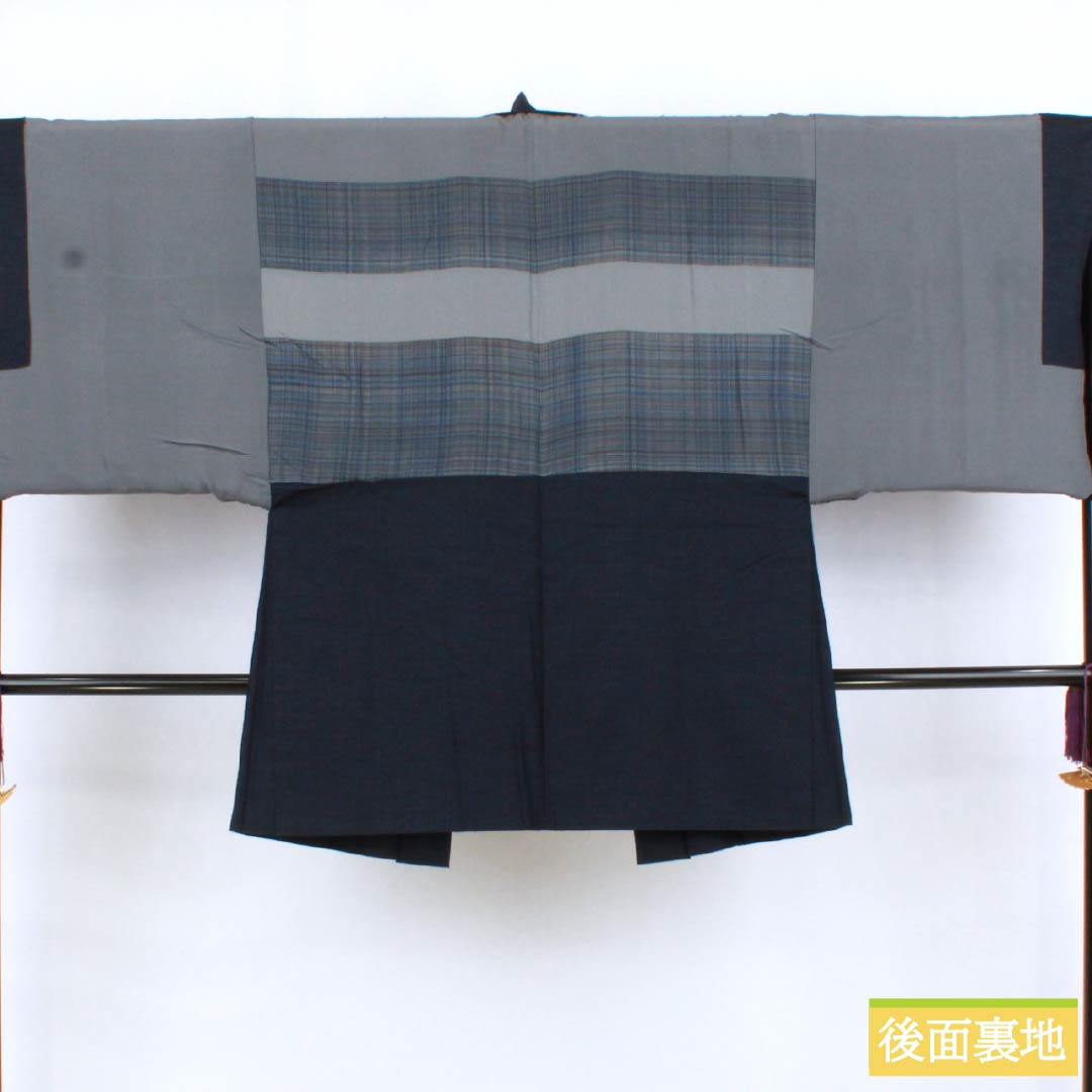 男物 正絹 Sランク 身丈133cm 裄丈63.5cm  濃紺色（のうこんいろ） 紬地 アンサンブル 袷 紺系 1119001192318