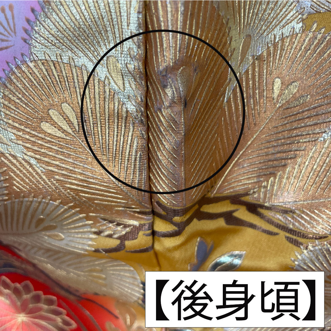 Iro-uchikake (colored kimono) made of pure silk, grade A, length 185cm, sleeve length 66.5cm, gold-plated design featuring pine, bamboo, plum, and chrysanthemum motifs, lined in red, product number 1110000933912