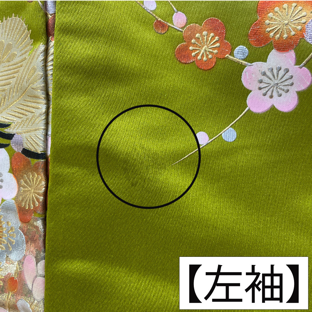 Iro-uchikake (colored kimono) made of pure silk, grade A, length 185cm, sleeve length 66.5cm, gold-plated design featuring pine, bamboo, plum, and chrysanthemum motifs, lined in red, product number 1110000933912