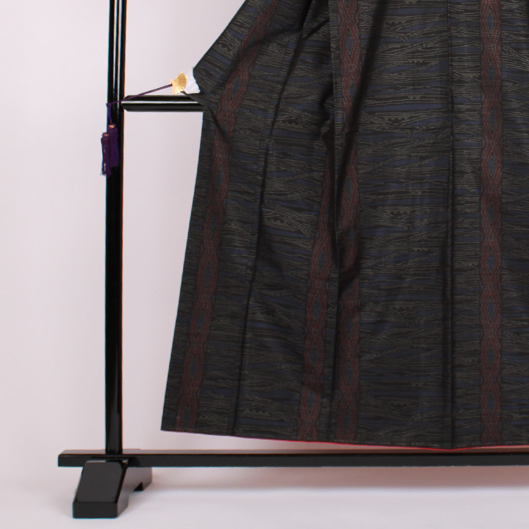 大島紬 身丈156cm 裄丈62cm 幾何学 正絹 美品 袷 ブラック 1116000073310