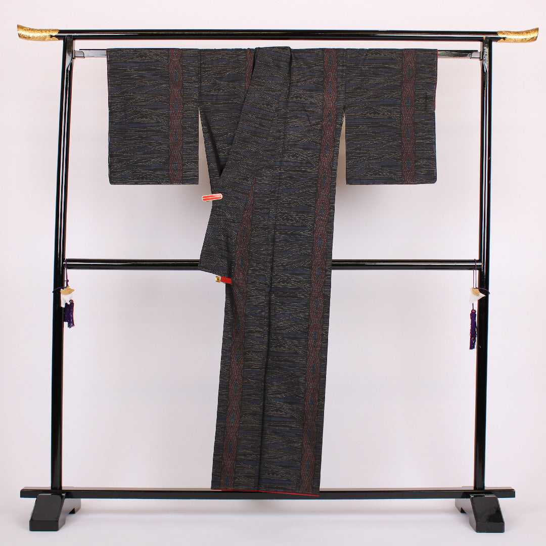 大島紬 身丈156cm 裄丈62cm 幾何学 正絹 美品 袷 ブラック 1116000073310